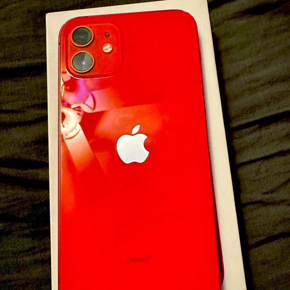 iPhone 12 - Picture 1 of 8